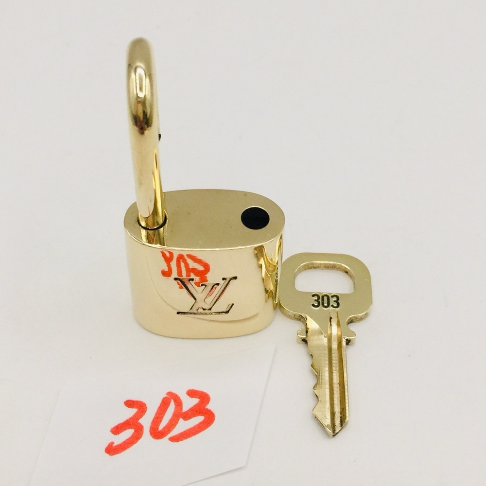 Louis Vuitton padlock/ lock and key 303